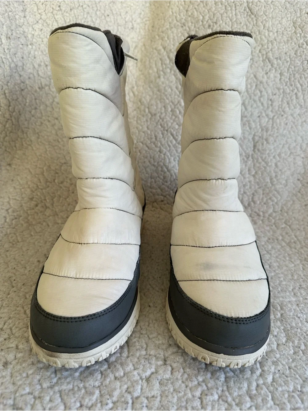 LL BEAN Women's White Winter Snow Boots with Gray Trim